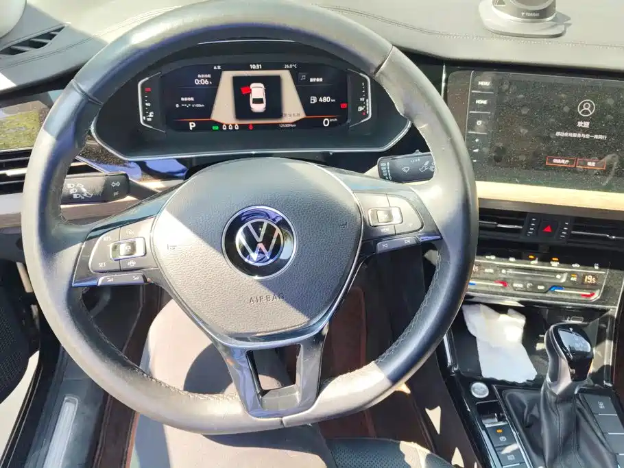 صورة 15 - Volkswagen Passat