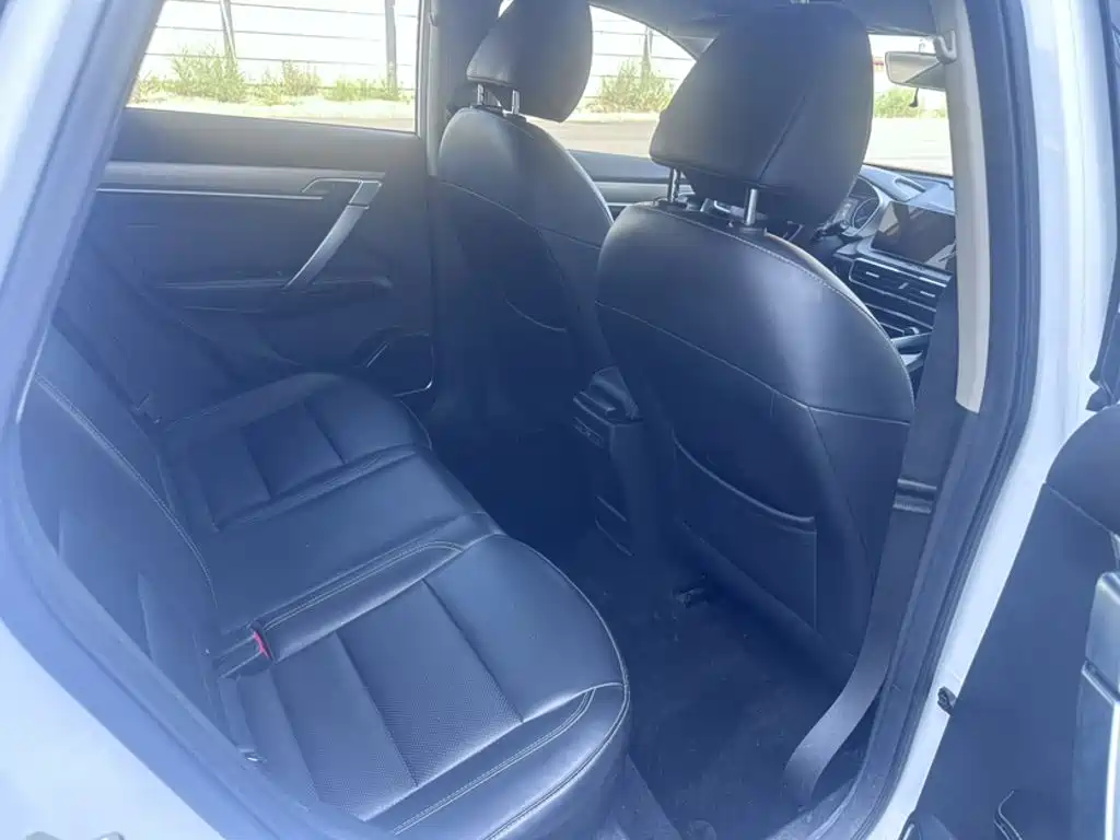 Geely Binyue 2019 2019 260T DCT Knight China VI
