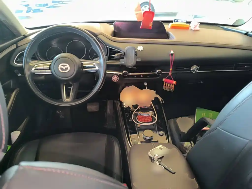 Photo 10 - Mazda CX-30
