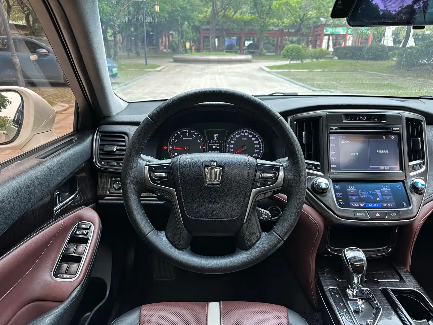 Toyota Crown 2017 2.0T Sport Edition фото 10