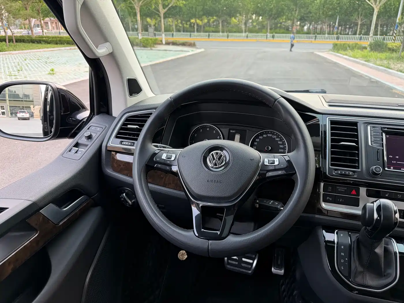 Volkswagen Multivan 2020 2019 2.0TSI 4WD Premium 7-seater