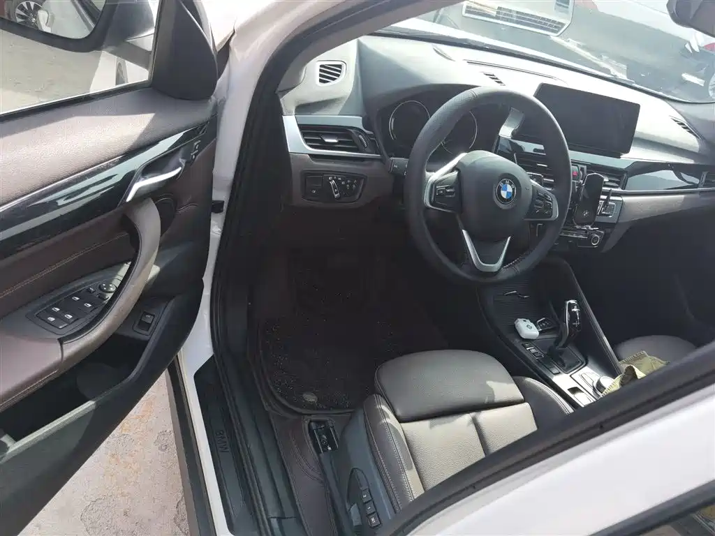 BMW X1 2020 sDrive25Li Leading Model фото 16