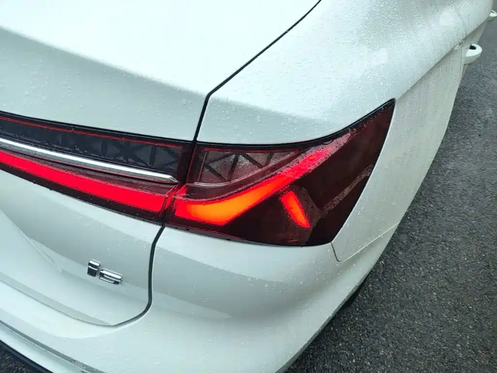 Roewe i5 2025 2023 1.5L CVT Luxury Edition