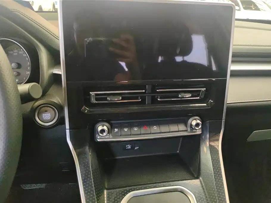 Haval M6 2021 PLUS 1.5T DCT Luxury Smart Connect фото 13