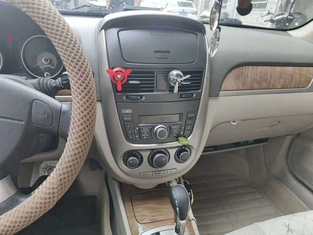 Buick Excelle 2015 1.5L Automatic Classic фото 6
