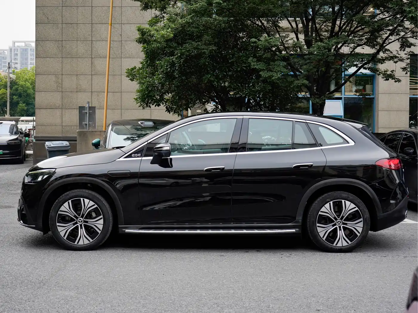 Mercedes-Benz EQE SUV 2023 350 4MATIC Luxury Edition фото 3