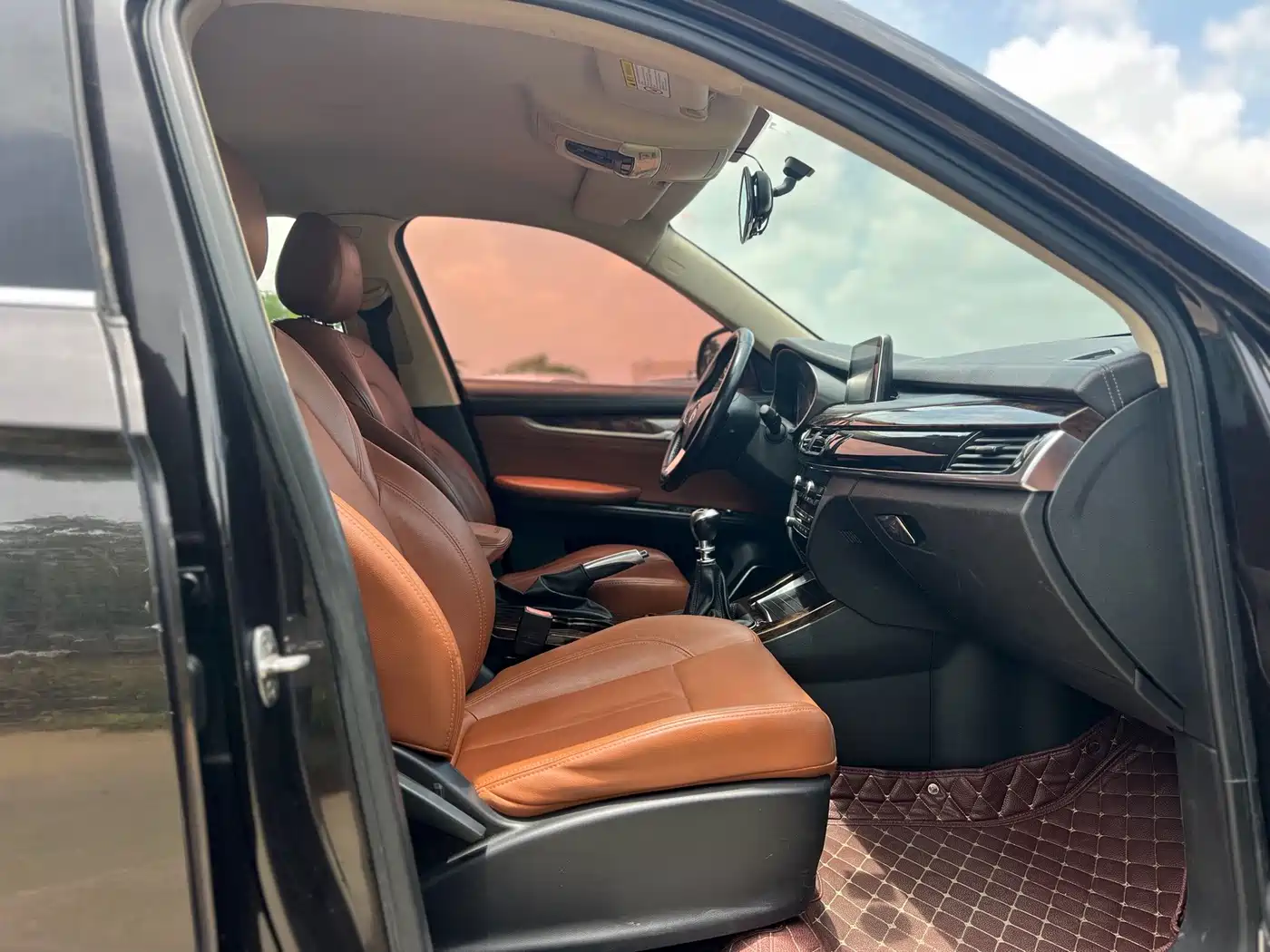 Hanteng Auto Hanteng X7 2017 2016 1.5T Manual Luxury Edition
