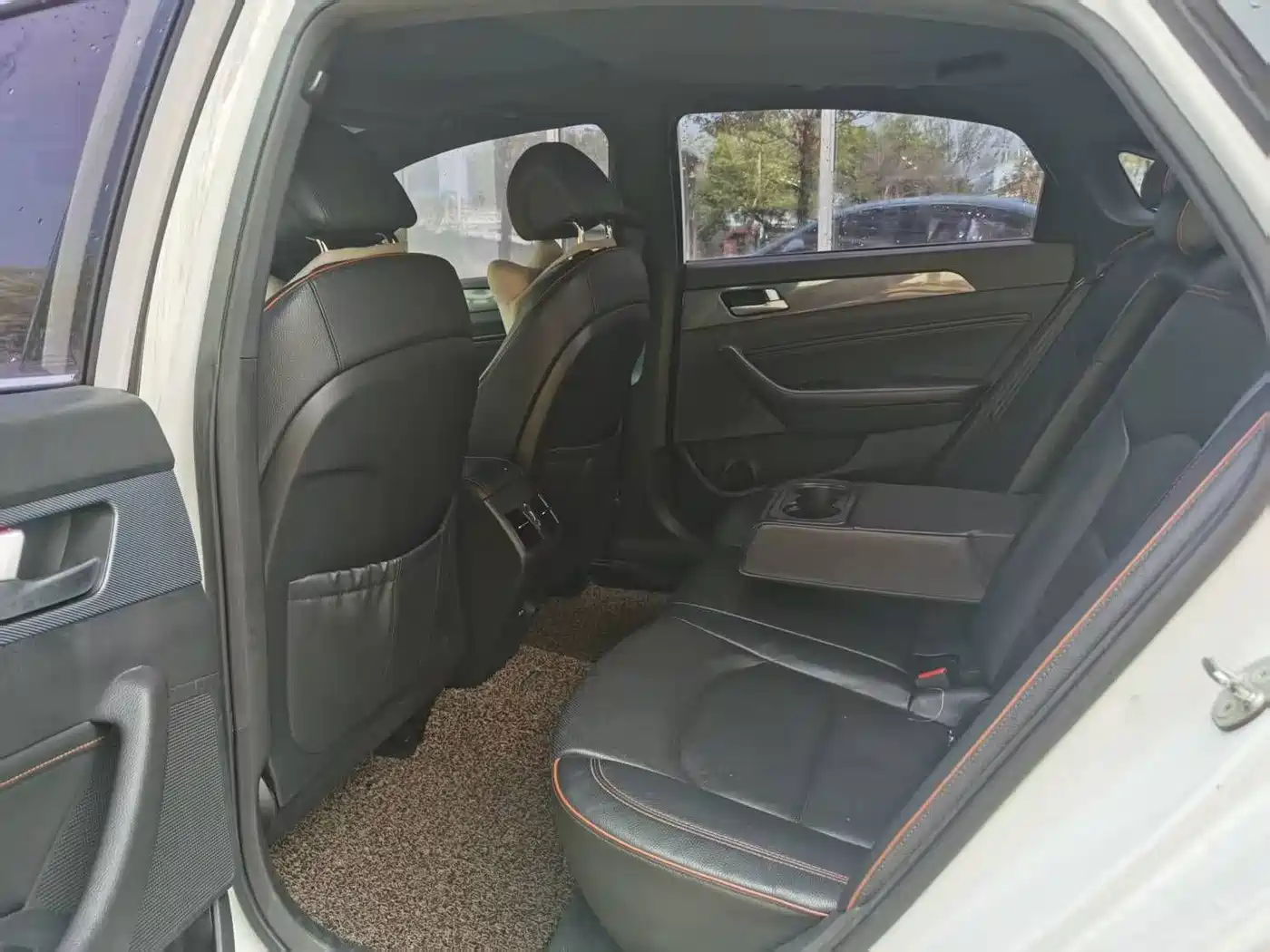 Hyundai Sonata 2015 1.6T GLS Smart фото 7