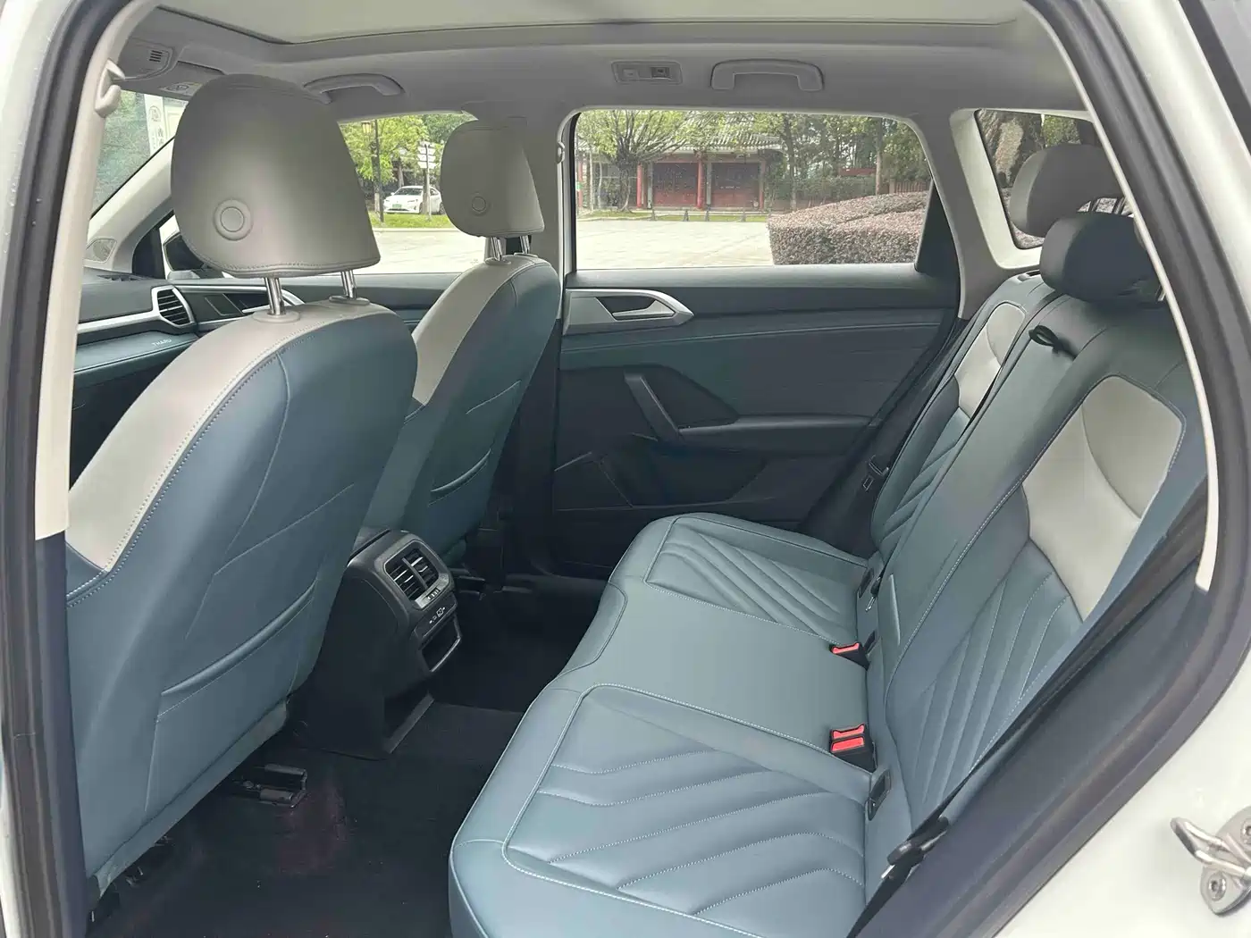 Volkswagen Tharu 2024 300TSI 2WD Moon Premium Edition фото 6