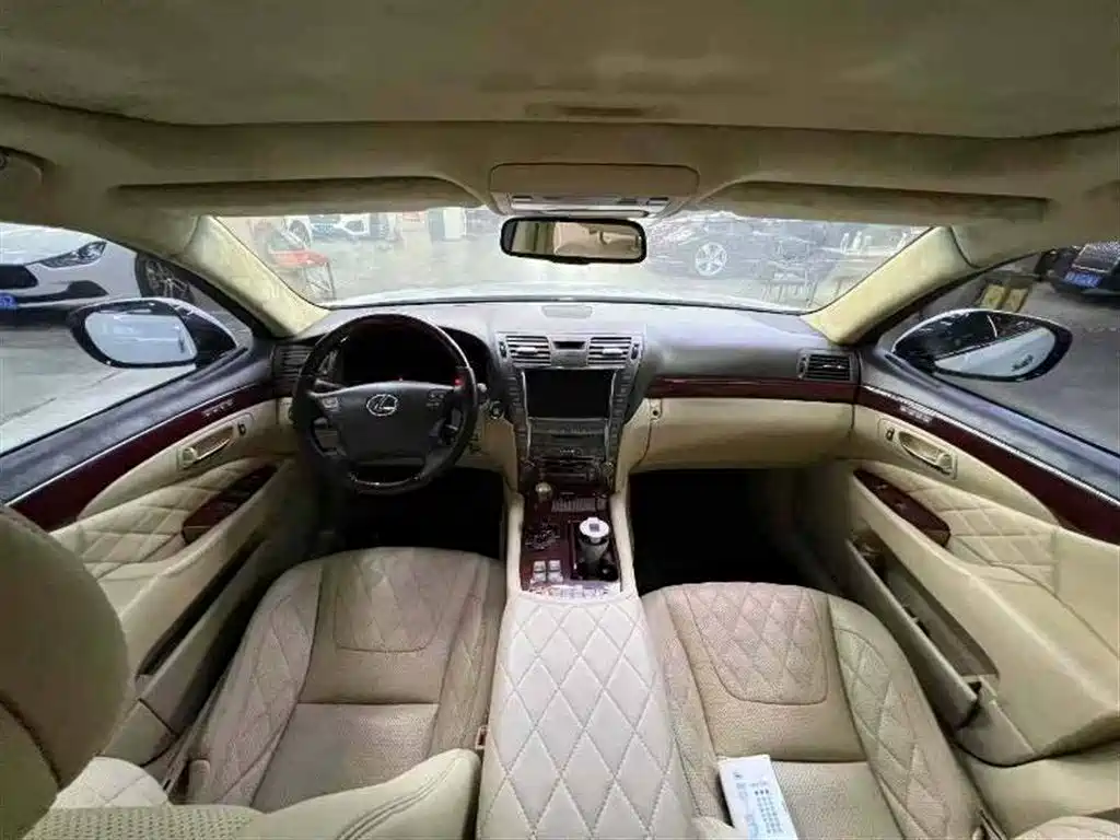 Lexus LS 2006 460L фото 7