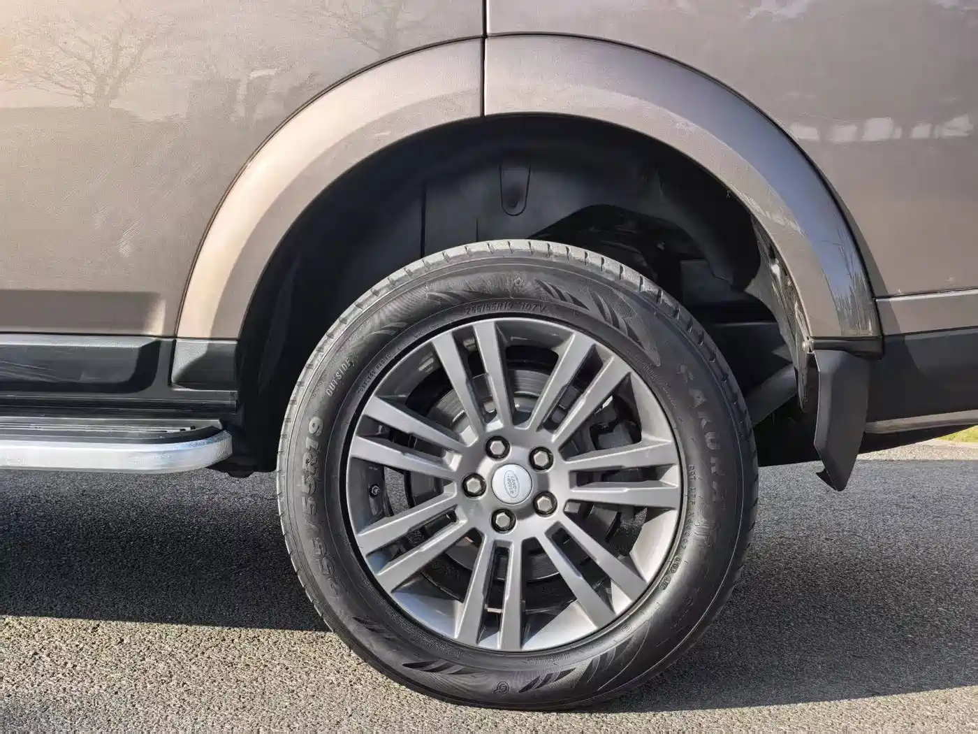 Land Rover Discovery 2016 3.0 SC Gloss Black Collector's Edition HSE фото 4