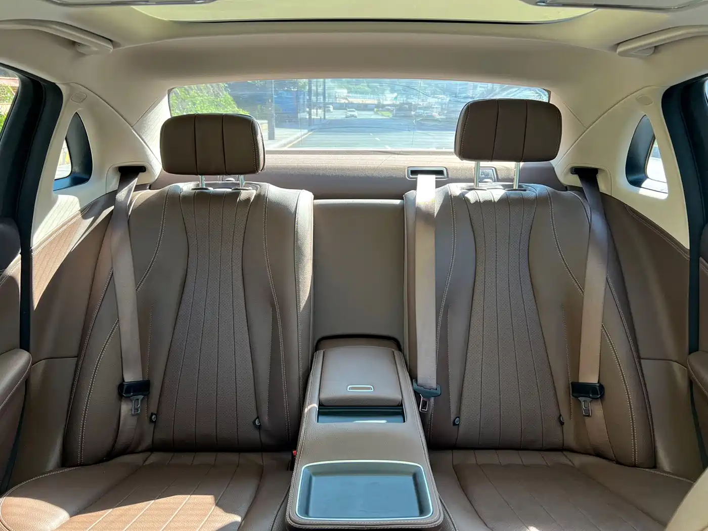 Mercedes-Benz E-Class New Energy 2022 E 350 e L Plug-in Hybrid Sedan фото 23