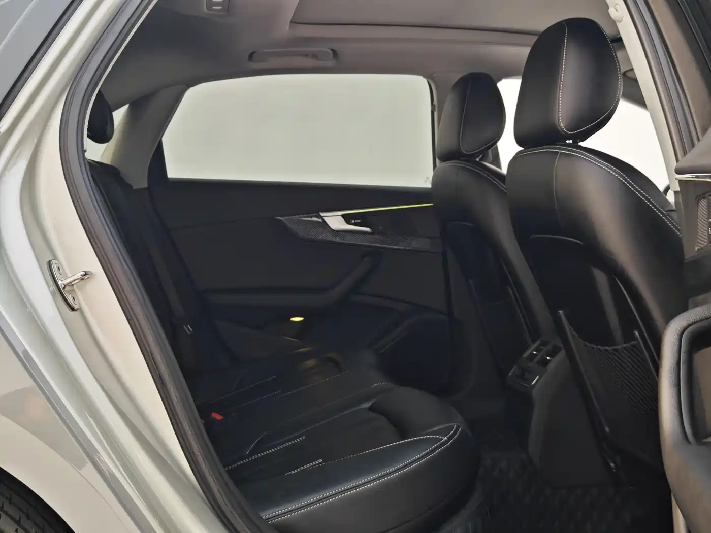 Photo 26 - Audi A4L