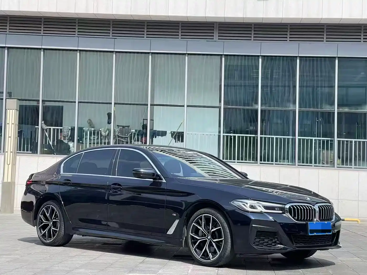 BMW 5 Series 2022 530Li Exclusive M Sport Package фото 3