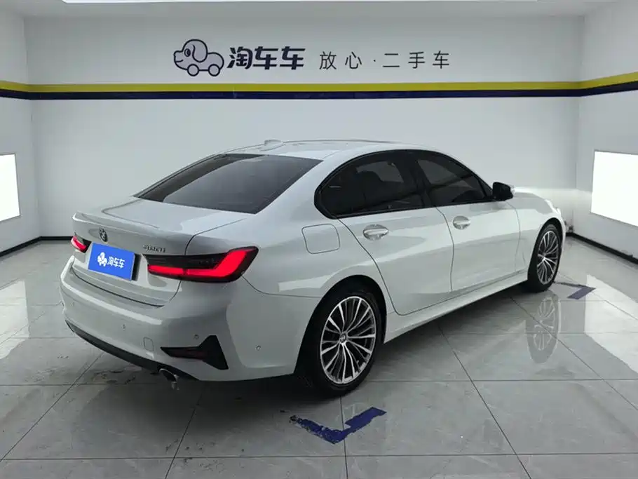 BMW 3 Series 2020 320i Sport Package фото 3