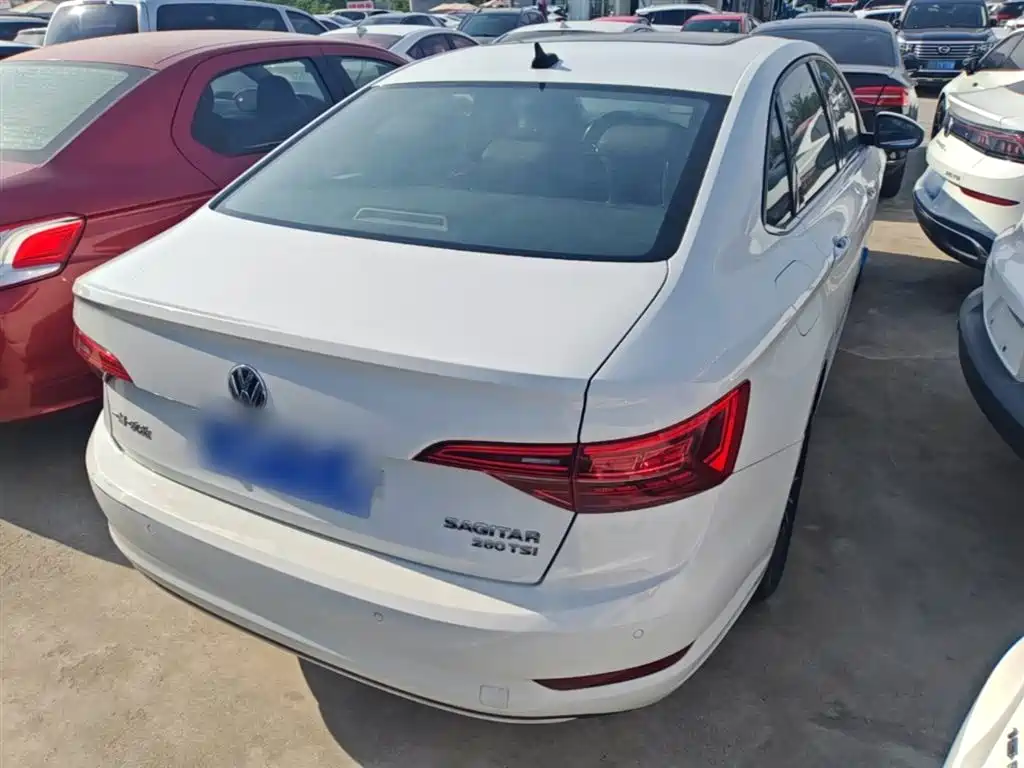 VOLKSWAGEN SAGITAR