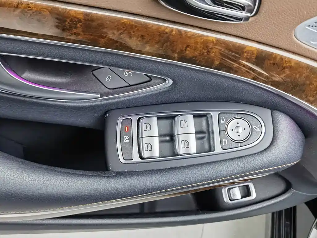 Фото 9 - Mercedes-Benz S-Class