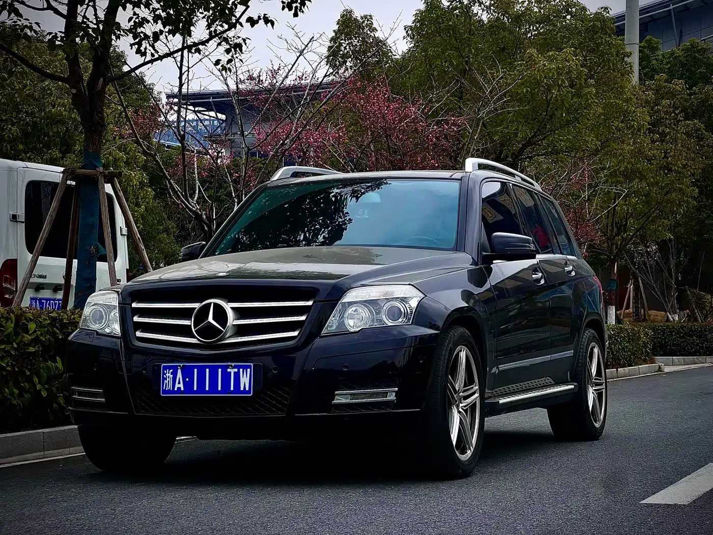 Mercedes-Benz GLK-Class (Import) 2011 GLK 300 4MATIC Luxury