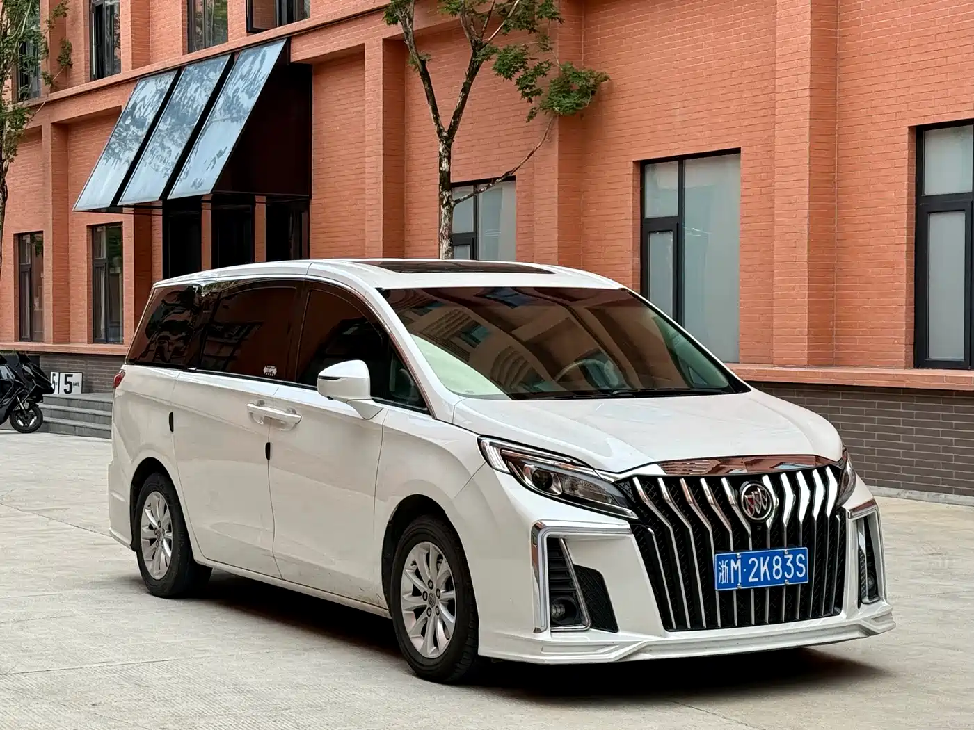 Buick GL8 2018 ES 28T Comfort Type China VI фото 3