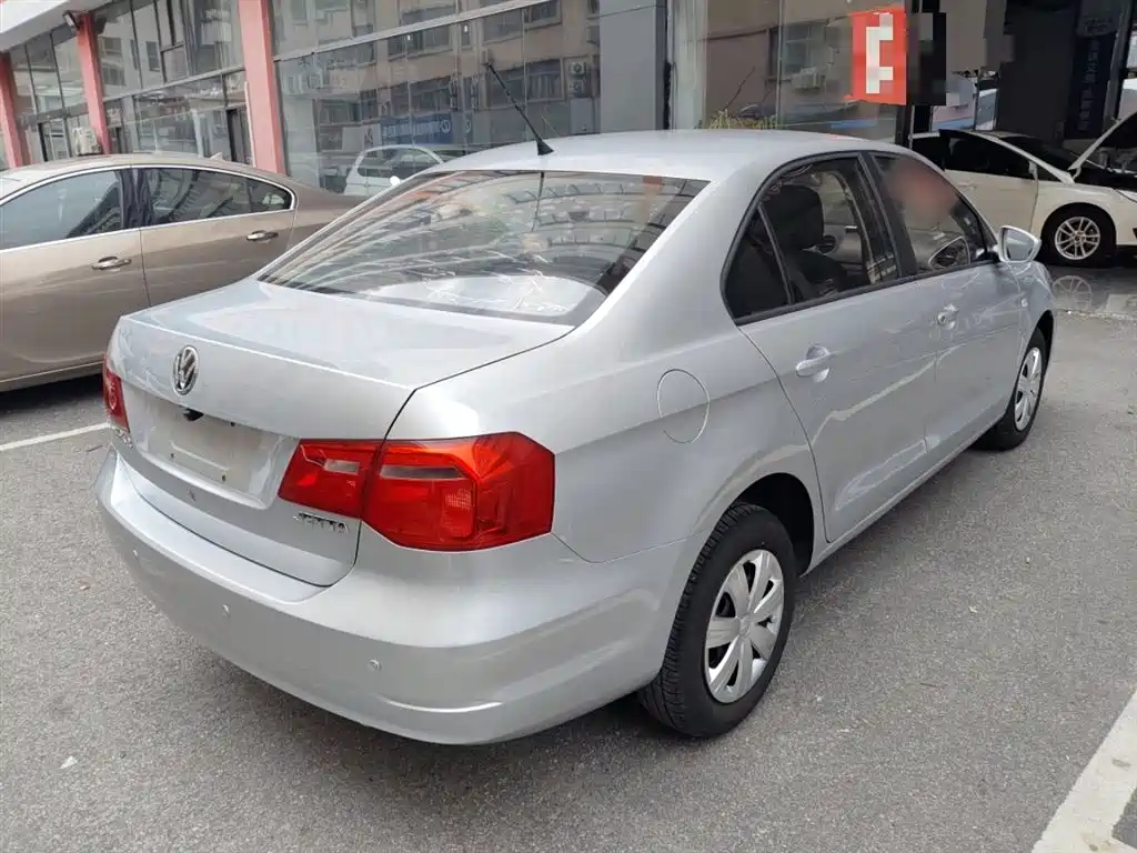 Volkswagen Jetta 2013 1.6L Automatic Fashion фото 5