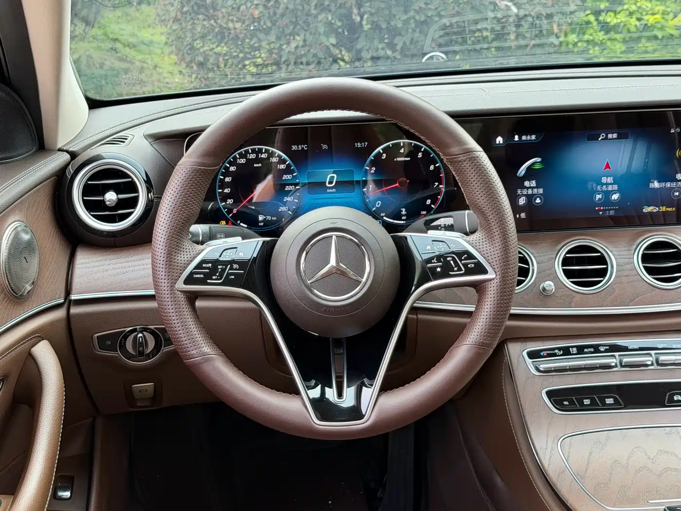 Mercedes-Benz E-Class 2022 E 260 L фото 10