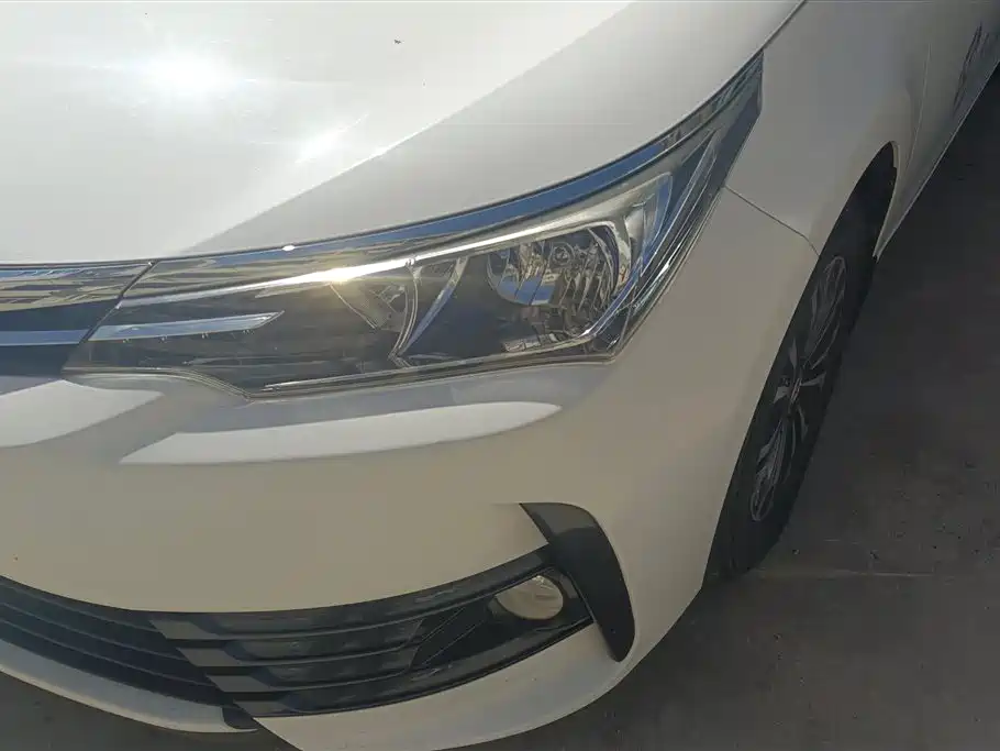 Toyota Corolla 2017 Facelift 1.2T S-CVT GL фото 5