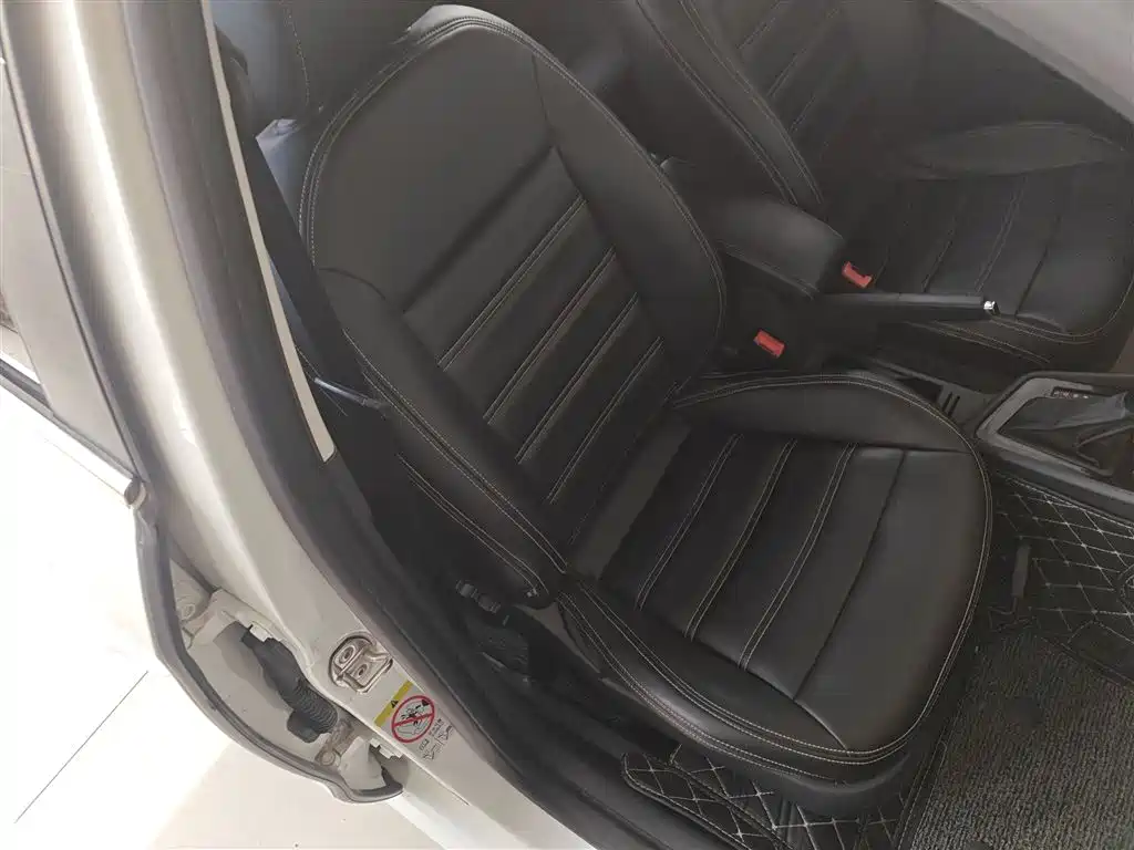 Volkswagen Lavida Tour 2015 1.6L Automatic Trend Edition фото 25
