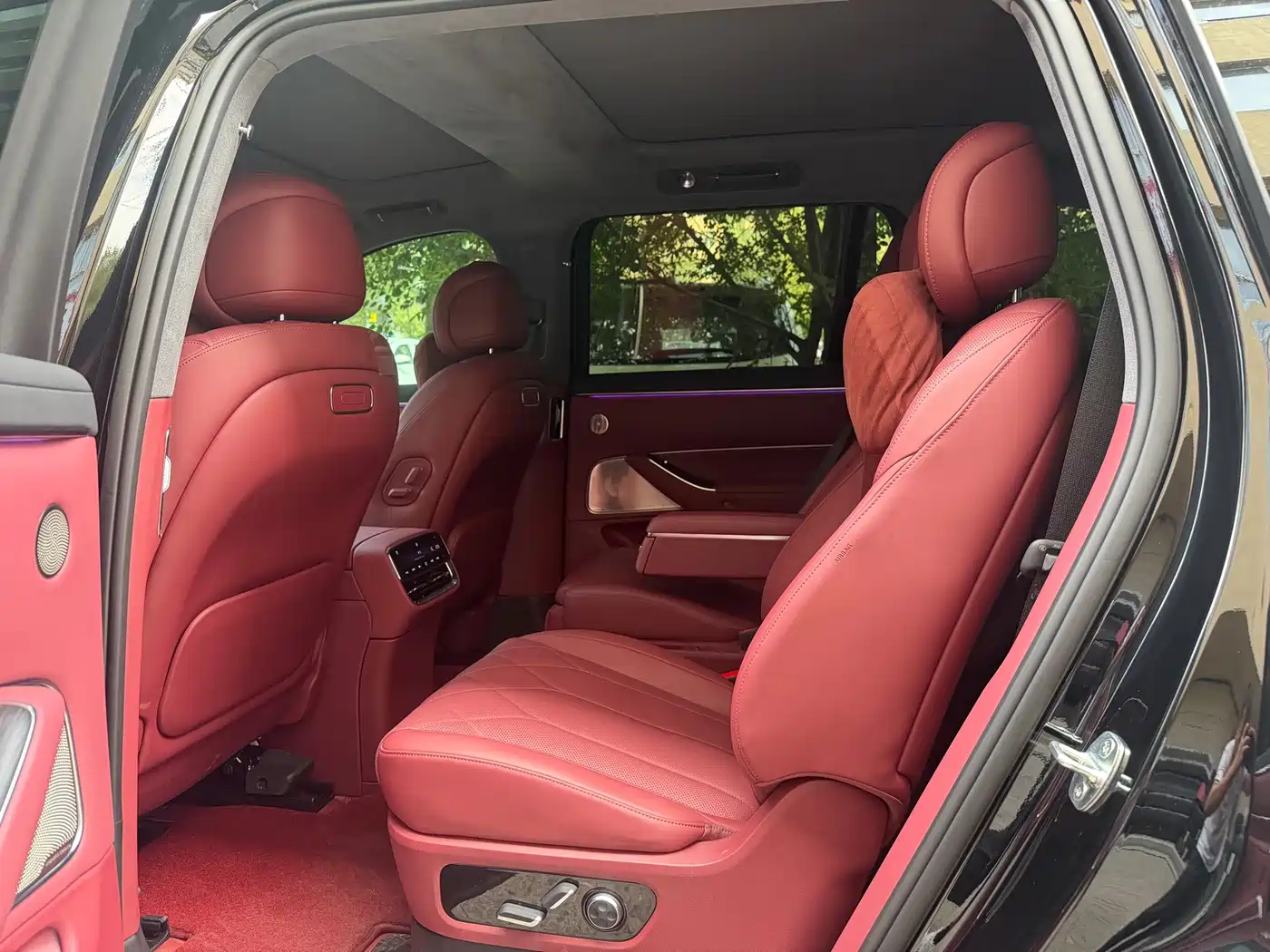 Aito AITO M8 2025 2025 Model Extended Range Max+ Edition 53.4kWh 6-Seater