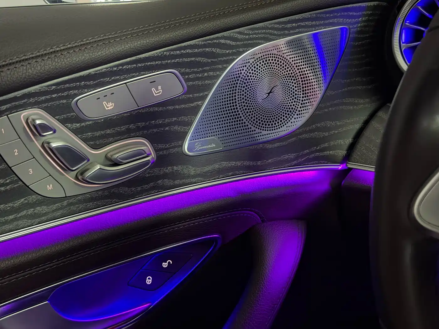 Mercedes-Benz CLS 2020 CLS 300 Luxury фото 11