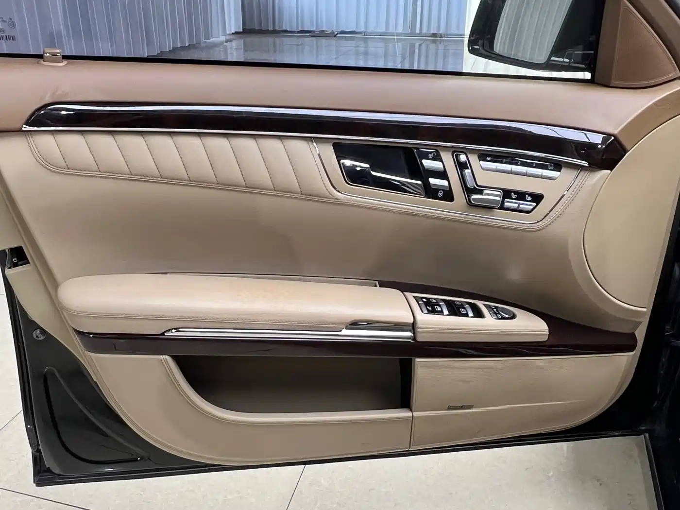 Mercedes-Benz S-Class 2012 S 600 L Grand Edition фото 8