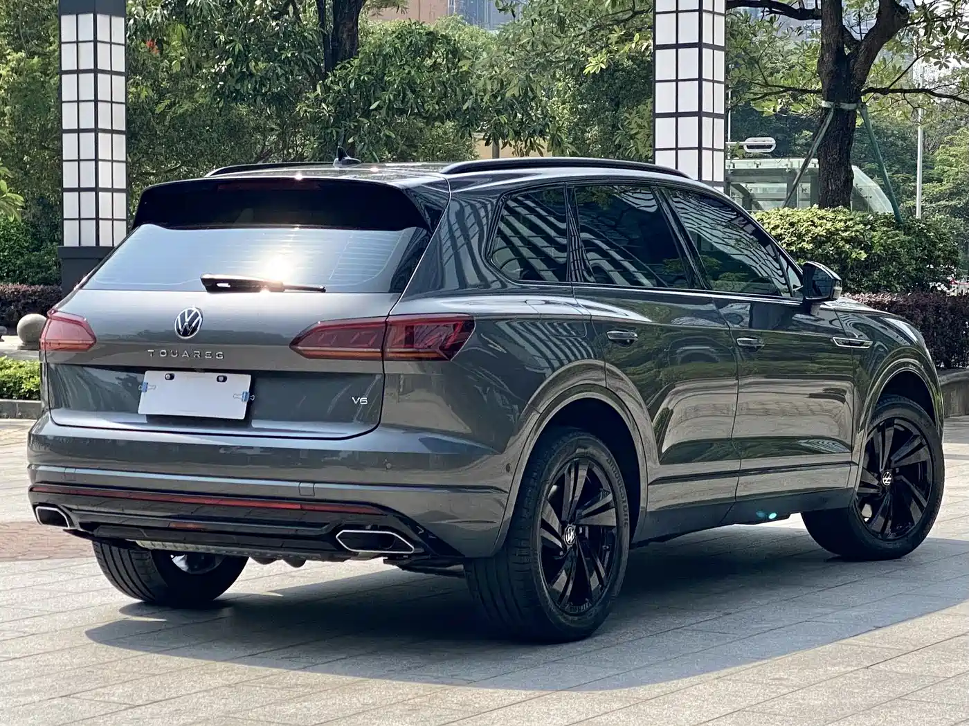 Volkswagen Touareg 2022 3.0TSI Rui Xiang Edition Gloss Black Sport Package фото 6