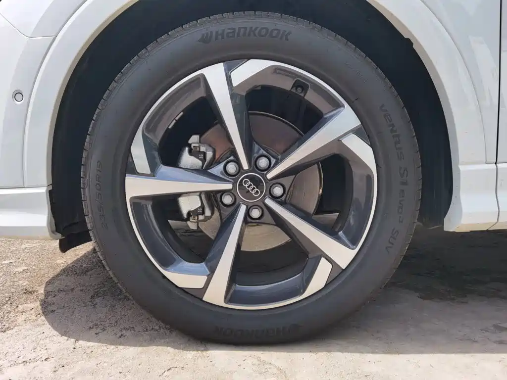 Фото 30 - Audi Q3