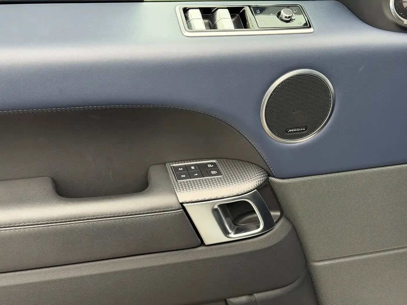 Land Rover Range Rover Sport 2022 3.0 L6 Gloss Black Edition фото 14