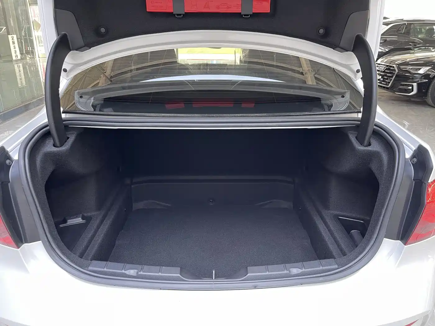 BMW 1 Series 2023 120i M Sport фото 19