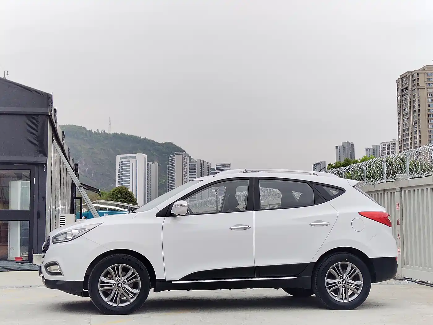 Hyundai Beijing Hyundai ix35 2013 2.0L Auto 2WD Smart GLS China IV фото 3