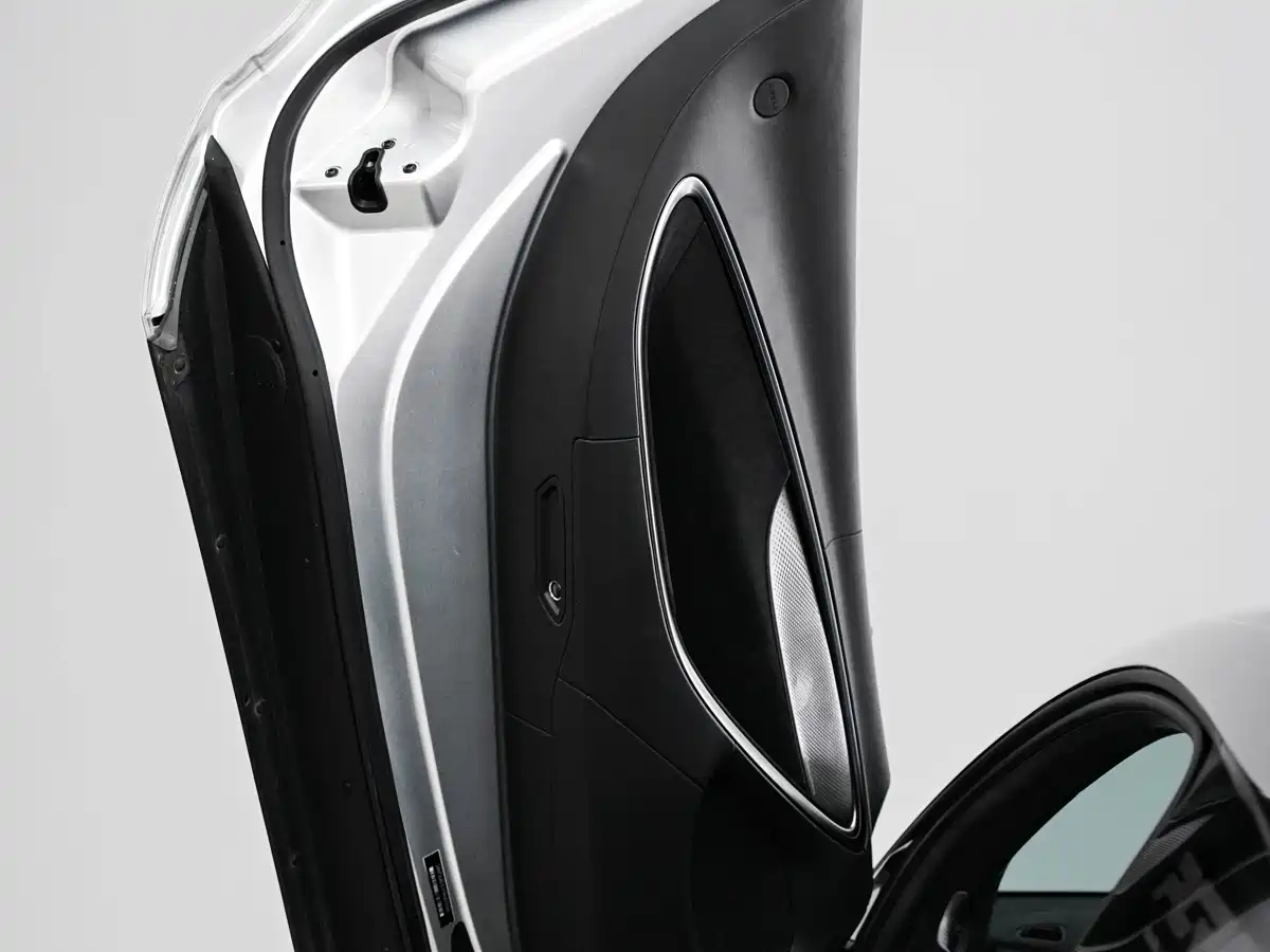 McLaren Artura 2023 3.0T Hybrid Standard фото 18