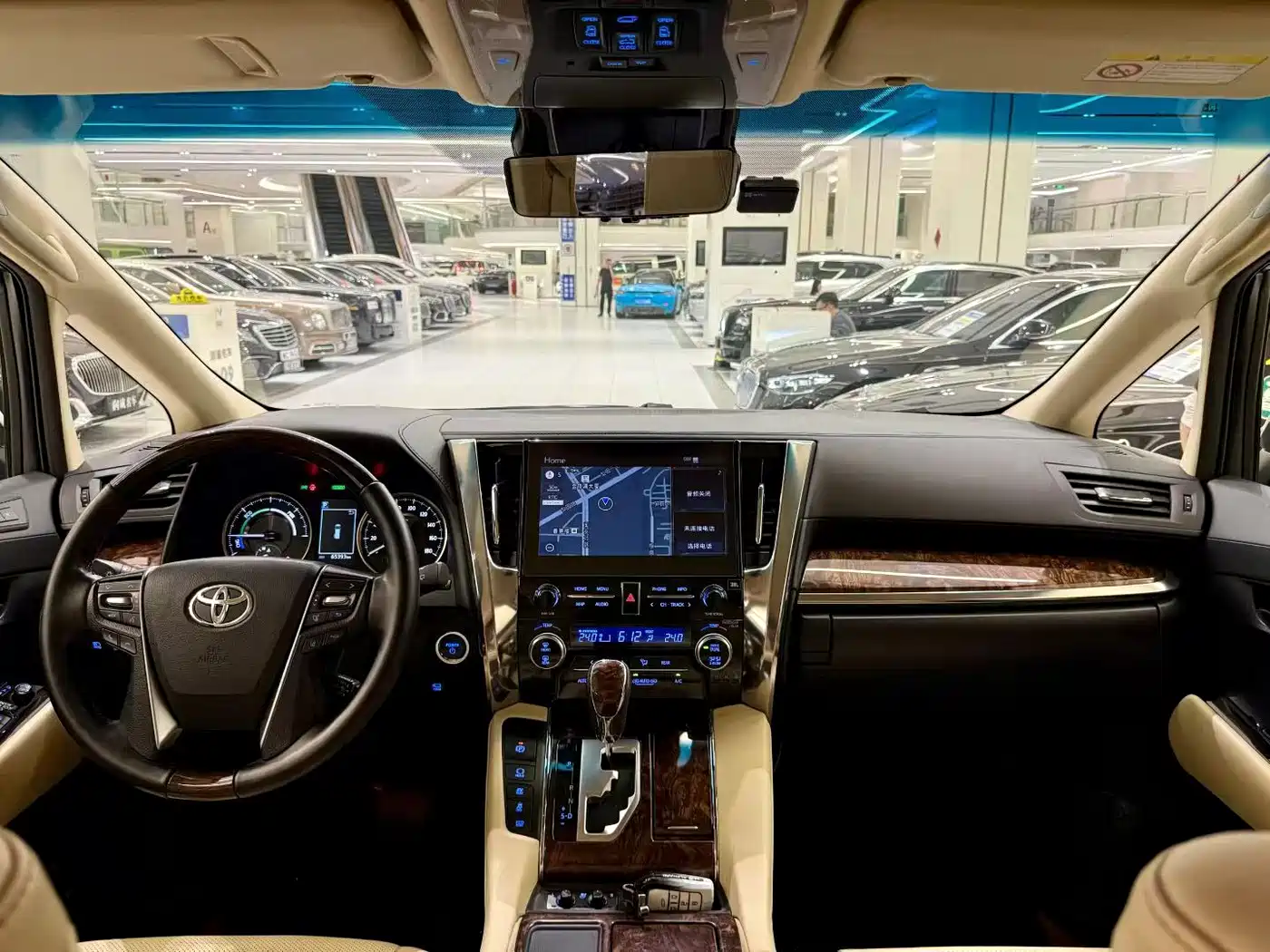 Toyota Alphard 2020 Hybrid 2.5L Luxury Edition фото 5