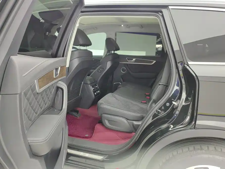 Hongqi HS7 2025 2022 3.0T Automatic 4WD ZhiLian QiXiang Edition 7-seater