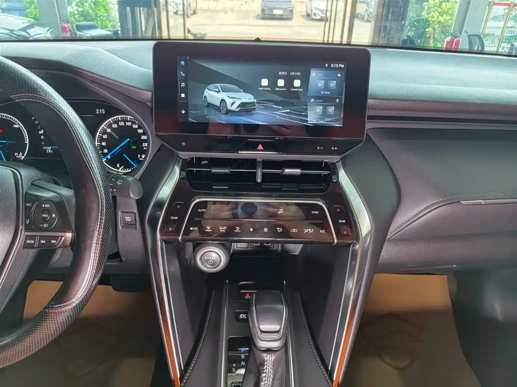Toyota Venza 2023 2.5L Smart Hybrid FWD Luxury фото 10