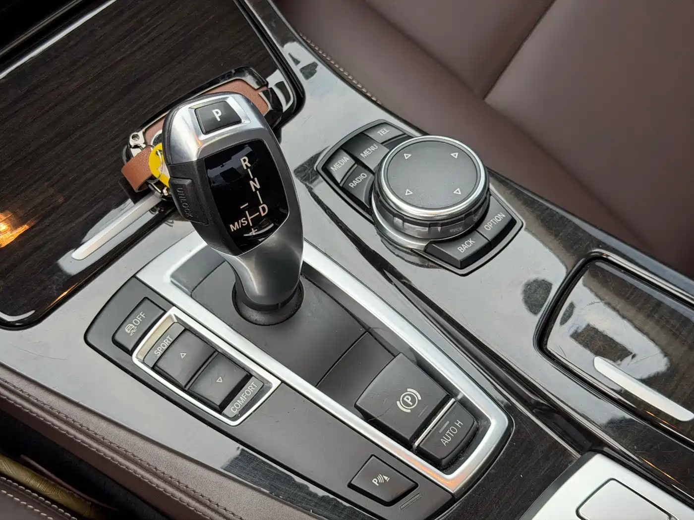 BMW 5 Series 2014 525Li Luxury Design Package фото 16