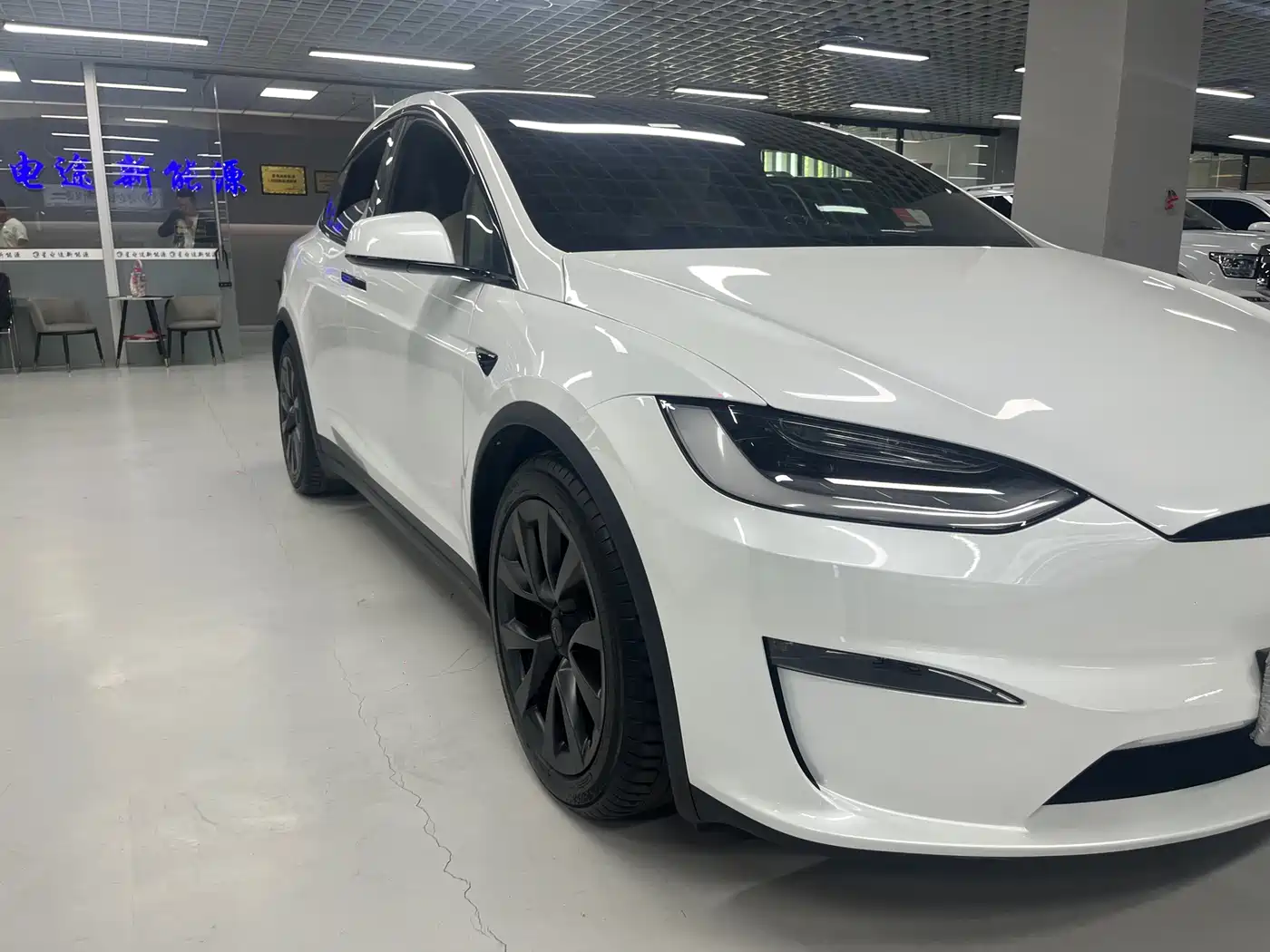 TESLA MODEL X