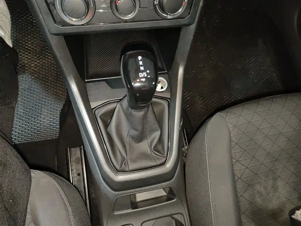 VOLKSWAGEN TU KAI