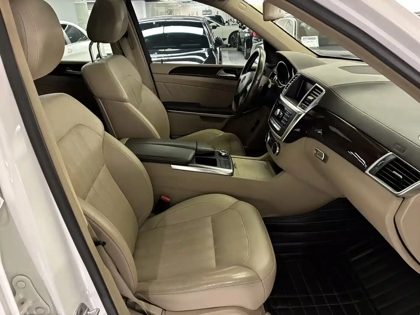 Mercedes-Benz GL-Class 2015 GL 350 CDI 4MATIC фото 8