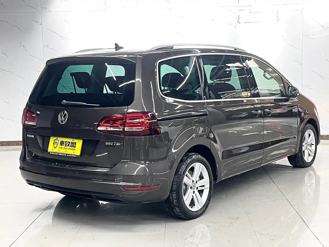 Volkswagen Sharan 2018 380TSI Comfort 7-Seater фото 4