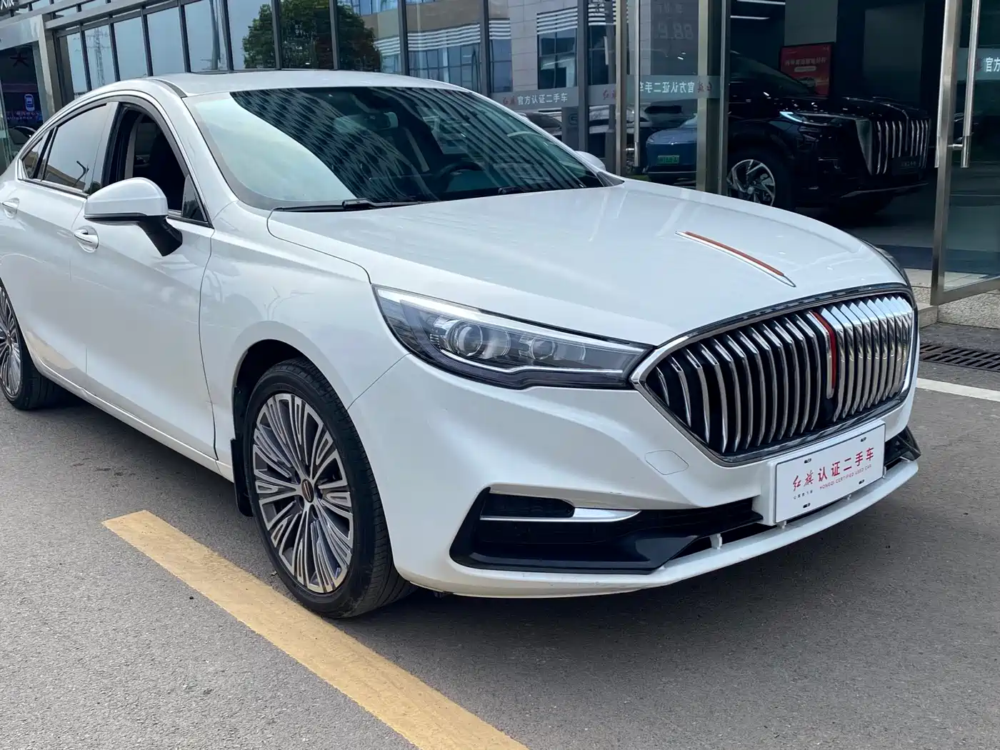 Hongqi H5 2022 Classic 1.5T DCT Flag Rhythm Edition фото 3