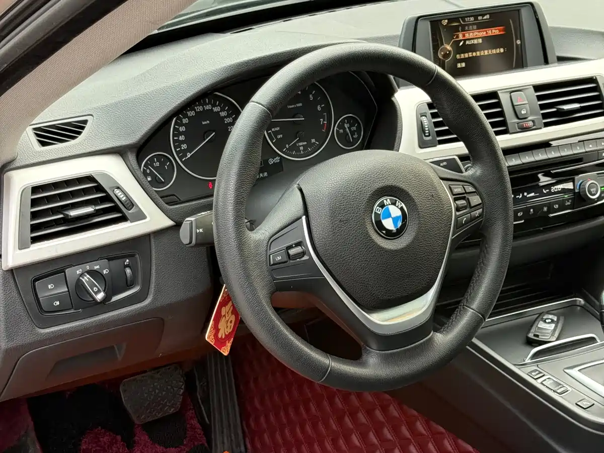 BMW 3 Series GT 2017 320i Fashion фото 14