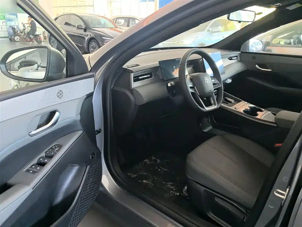 BYD Qin PLUS 2026 DM-i Smart Edition 128KM Progressive фото 16