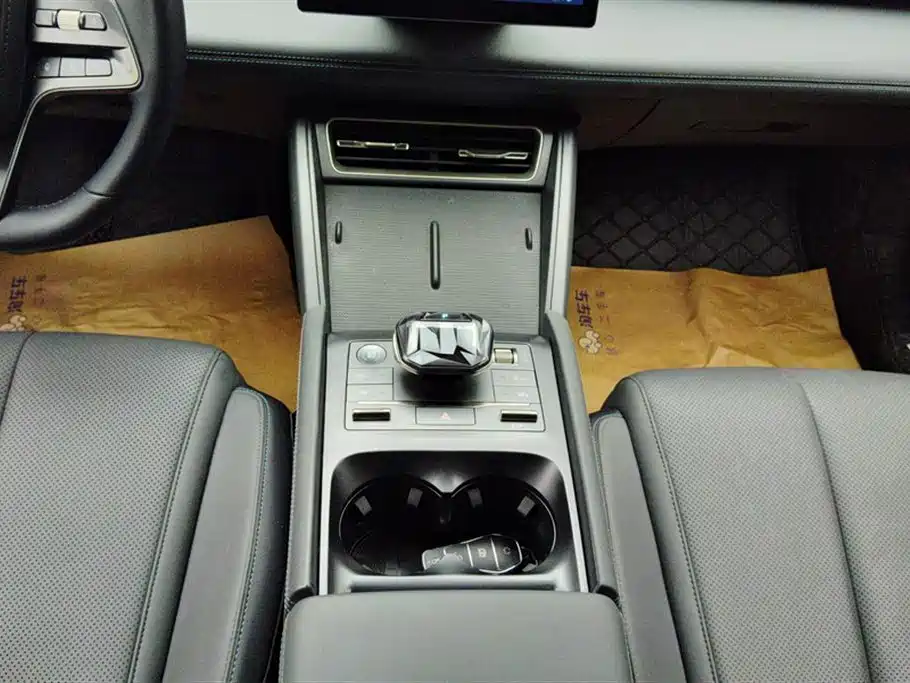 BYD Qin L 2024 DM-i 80KM Leading Edition фото 16