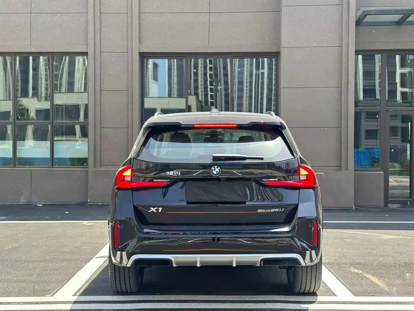 BMW X1 2026 Model Year sDrive25Li M Sport Package фото 8