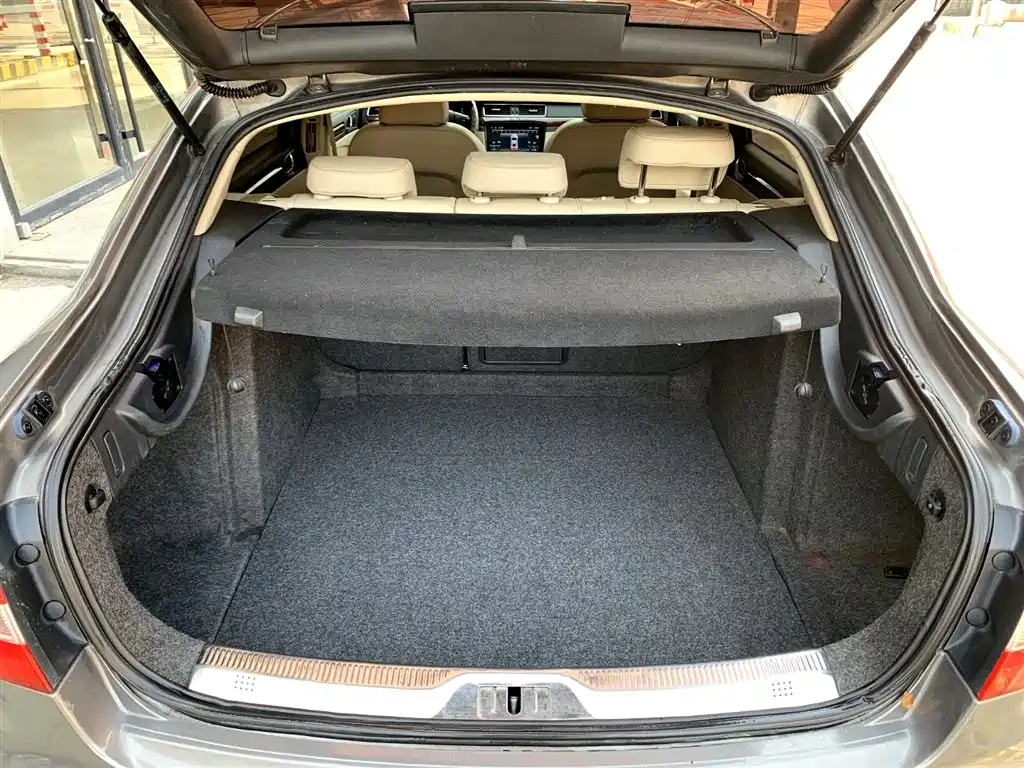 Škoda Superb 2009 2.0TSI Automatic Premium фото 16